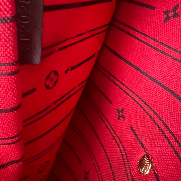 Authentic Damier Ebene Neverfull MM - Picture 7 of 16